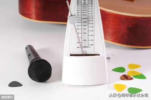 Should a Beginner Use a Metronome for Piano Practice? Pros and Cons of Using a Metronome
